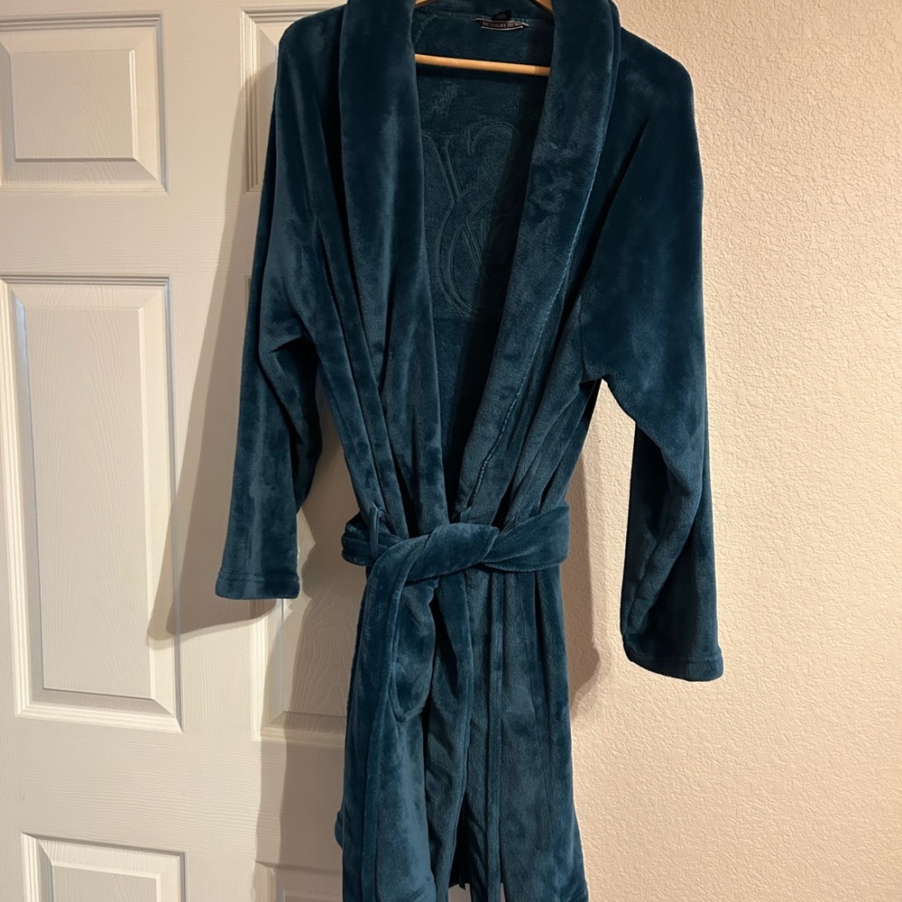 Victoria’s Secret Robe.  Size XL/XXL